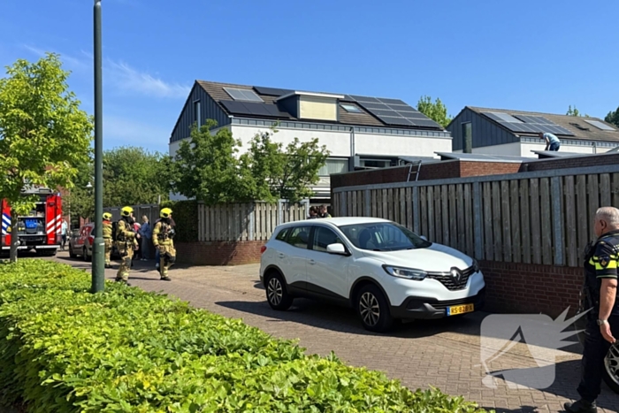 Brandweer bestrijdt brand in zonnepanelen