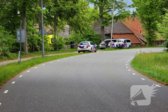 Overleden persoon aangetroffen in bosgebied