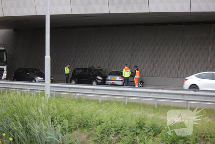 Ongeval tussen meerdere voertuigen op de snelweg