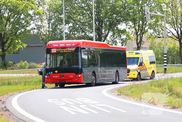 Ongeval tussen auto en lijnbus