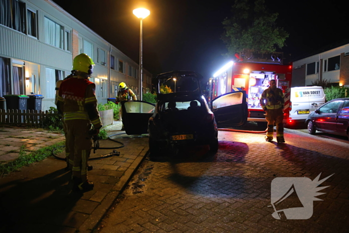 Autobrand vermoedelijk aangestoken