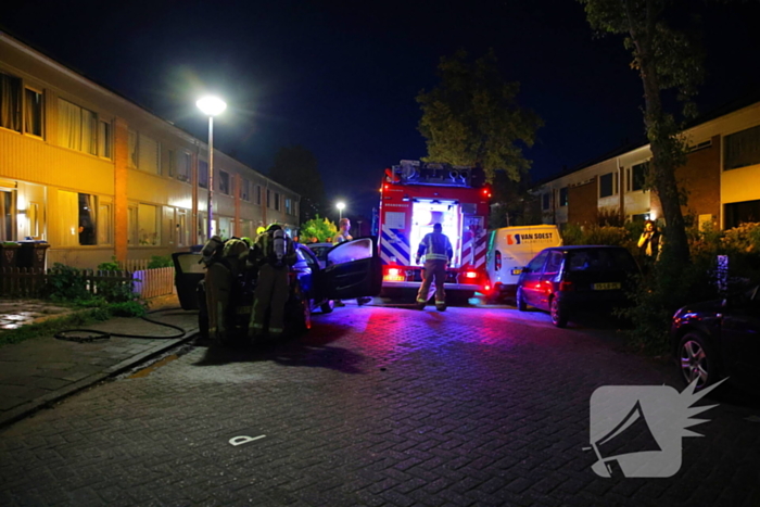 Autobrand vermoedelijk aangestoken