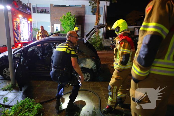 Autobrand vermoedelijk aangestoken