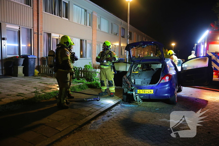 Autobrand vermoedelijk aangestoken