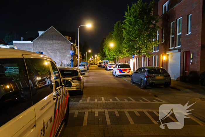 Arrestatieteam voert inval uit bij café