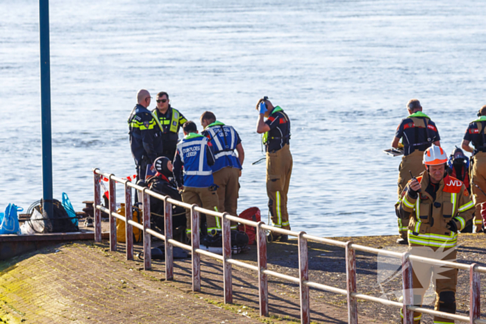 Hulpdiensten zoeken naar visser