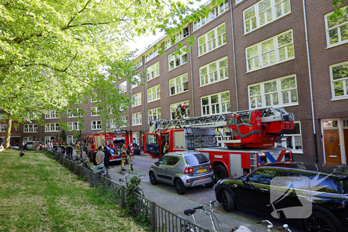 Grote brand in portiekwoning