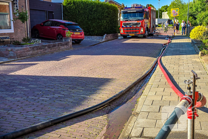 Brand in bijgebouw veroorzaakt rookontwikkeling