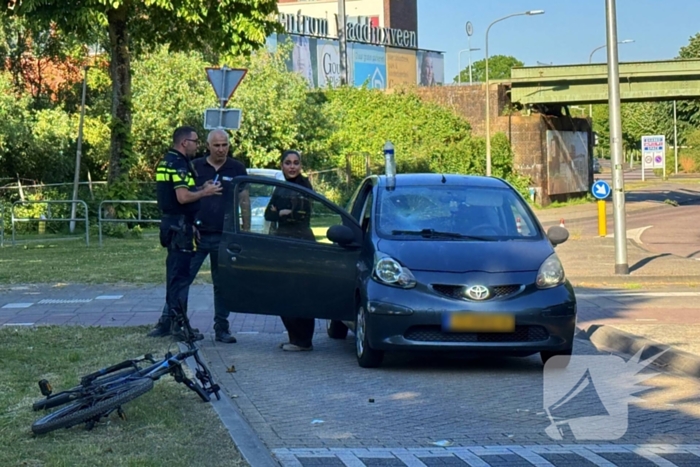 Fietser geschept op oversteekplaats