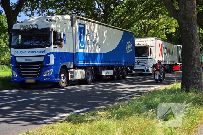 Auto belandt op op zijn kop bij ongeval