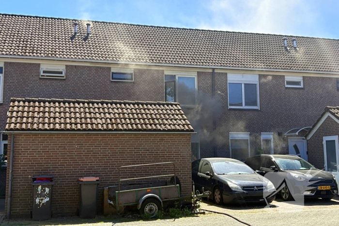 Brand in woning zorgt voor rookontwikkeling