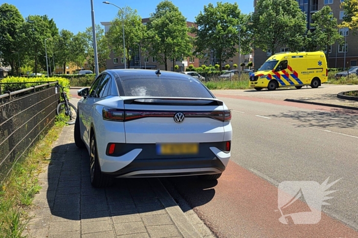 Ongeval tussen auto en e-bike leidt tot inzet ambulance