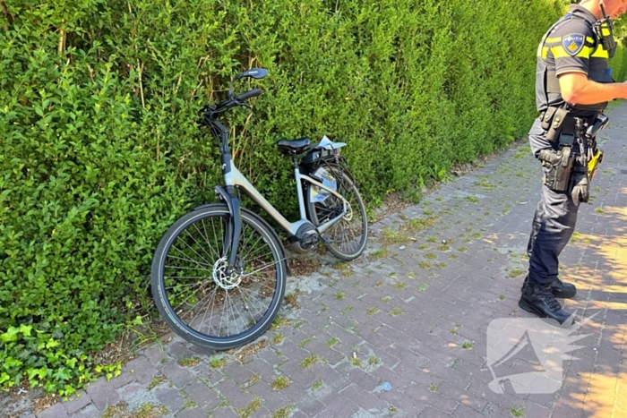 Fietser zwaargewond bij aanrijding met automobilist, traumahelikopter geland
