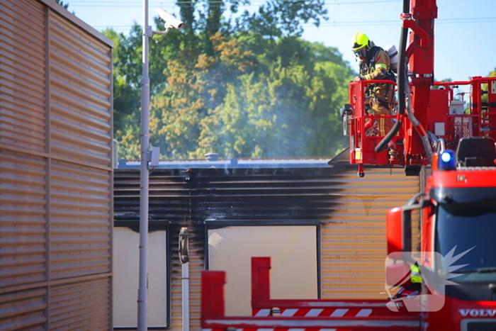 Zeer grote brand in gebouw van politieacademie hulpdiensten schalen op