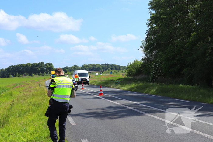 Auto belandt in sloot na ongeluk