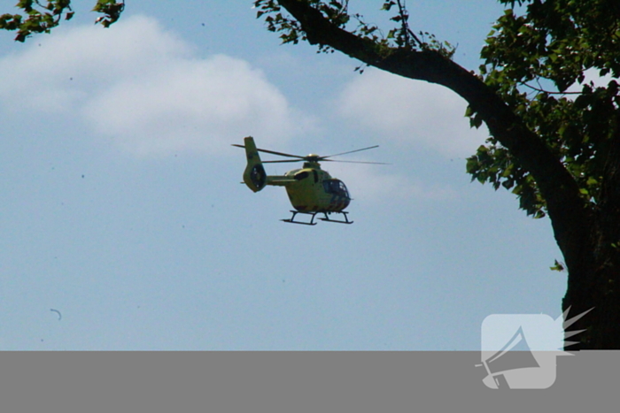 Zwaargewonde bij ernstig ongeval tussen auto en vrachtwagen