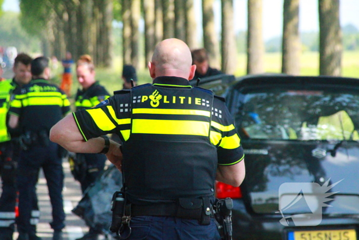 Zwaargewonde bij ernstig ongeval tussen auto en vrachtwagen