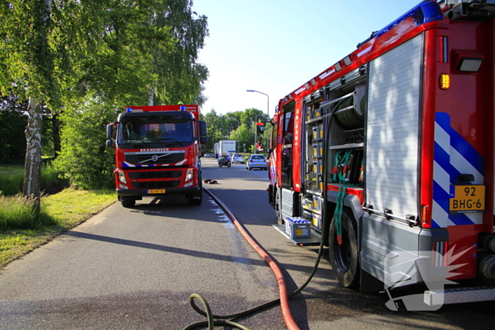 Trailer met accu's vat vlam