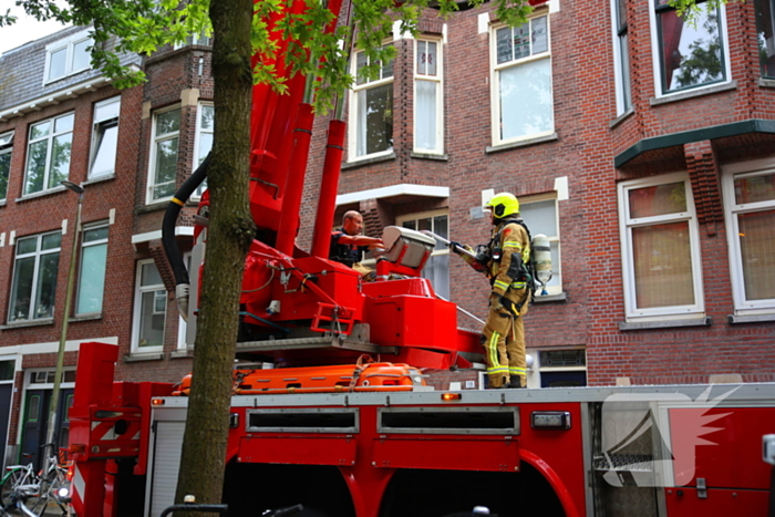 Flinke brand op dakterras, brand in de kiem gesmoord