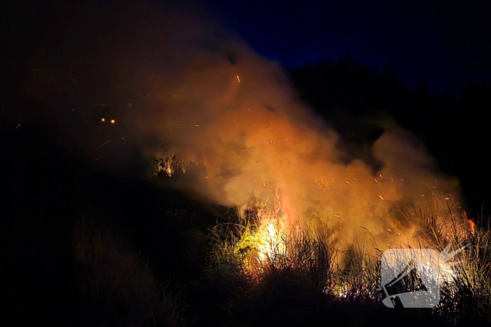 Bermbrand snel geblust door brandweer