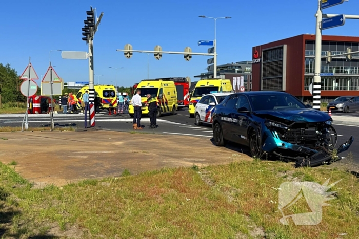 Vader en twee kinderen gewond na ongeval op kruising