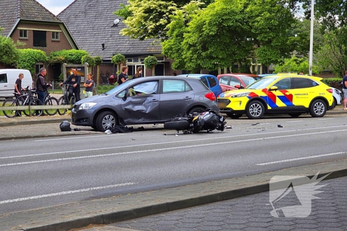 Motorrijder zwaargewond bij aanrijding met automobilist