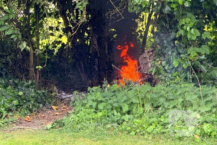 Scooter in brand gestoken