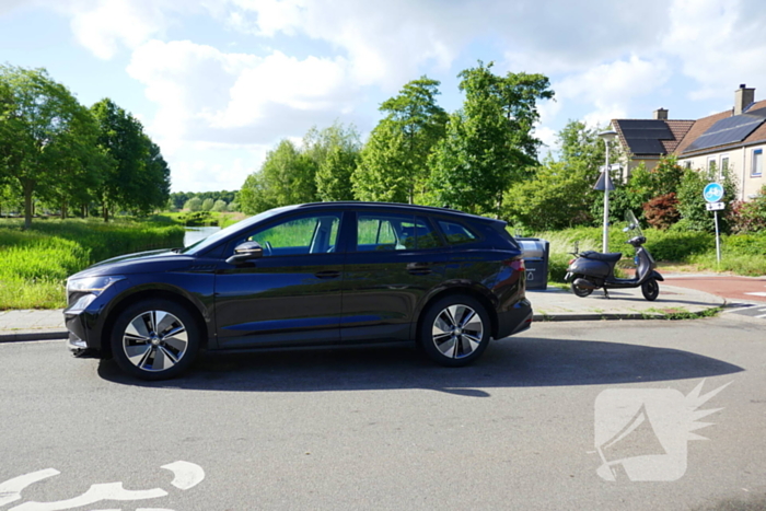 Ongeval tussen auto en scooterrijder