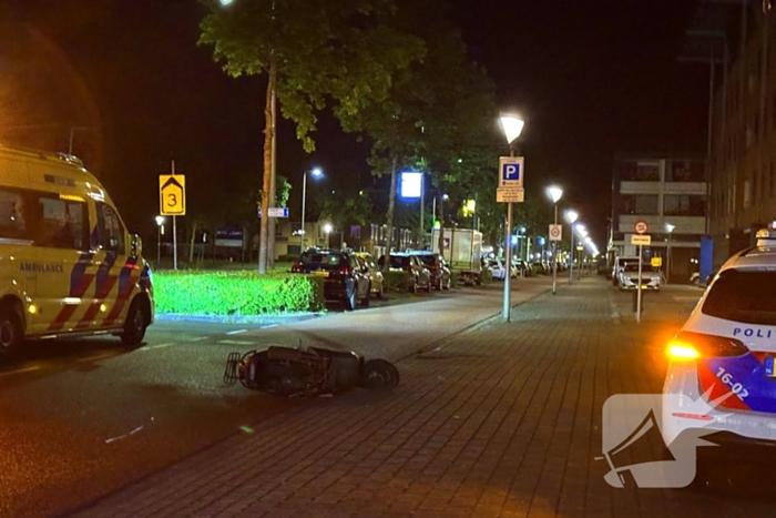 Botsing tussen auto en scooter