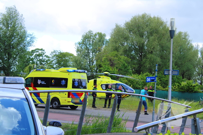 Traumahelikopter landt voor medische noodsituatie