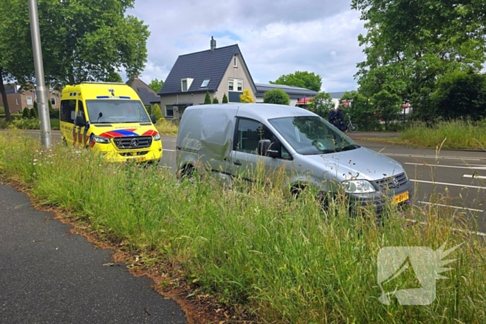 Ongeluk met twee voertuigen leidt tot schade