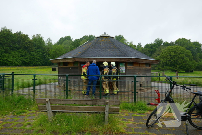 Brand bij dierenverblijf snel gedoofd