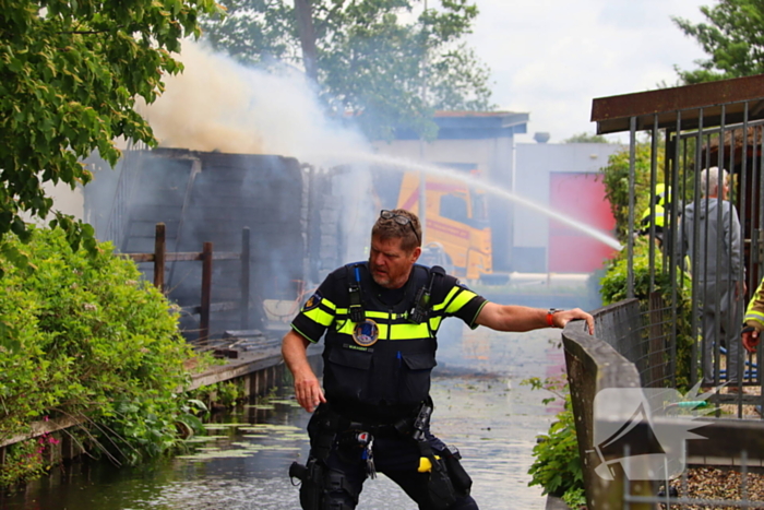 Veel rookontwikkeling bij schuurbrand