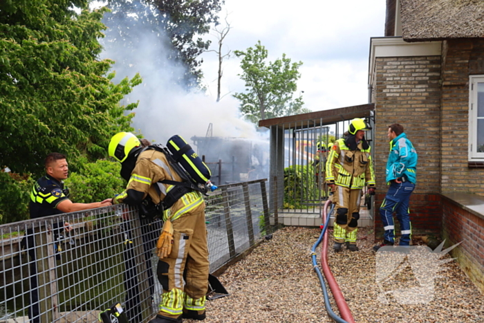 Veel rookontwikkeling bij schuurbrand