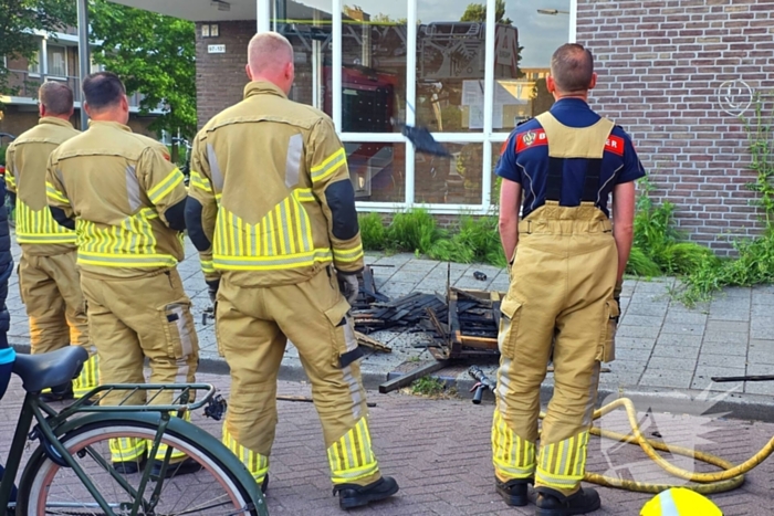 Brand op balkon snel onder controle