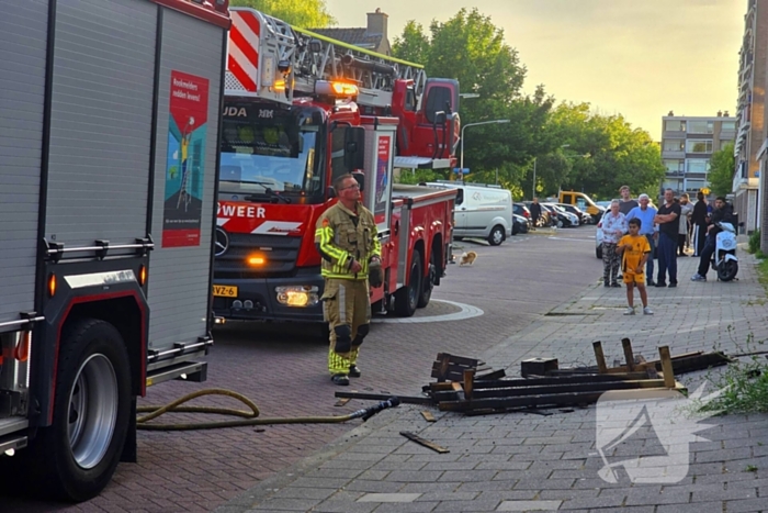 Brand op balkon snel onder controle