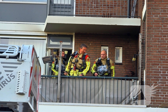 Brand op balkon snel onder controle