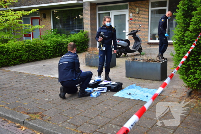 Vuurwerkaanval veroorzaakt schade aan woning