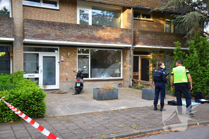Vuurwerkaanval veroorzaakt schade aan woning