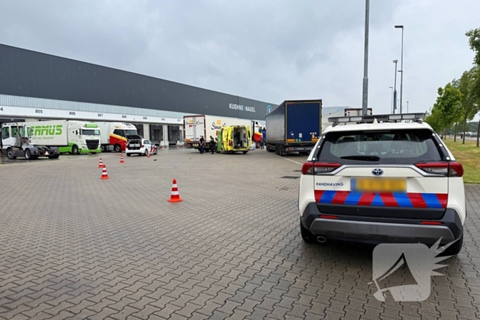 Fatbike botst op vrachtwagen, bestuurder gewond