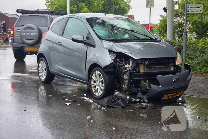Maaltijd bezorger gewond bij aanrijding
