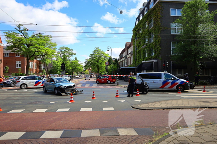Aanrijding tussen brommobiel en auto met gewonde