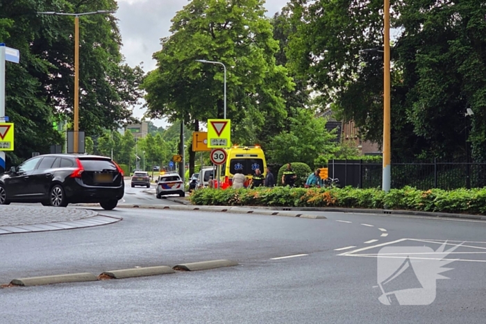 Fietser en bestelbus betrokken bij ongeval