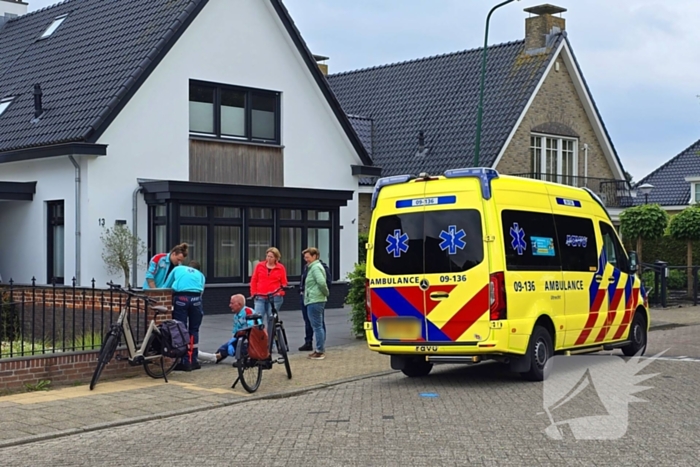 Vrouw raakt gewond na val van fiets