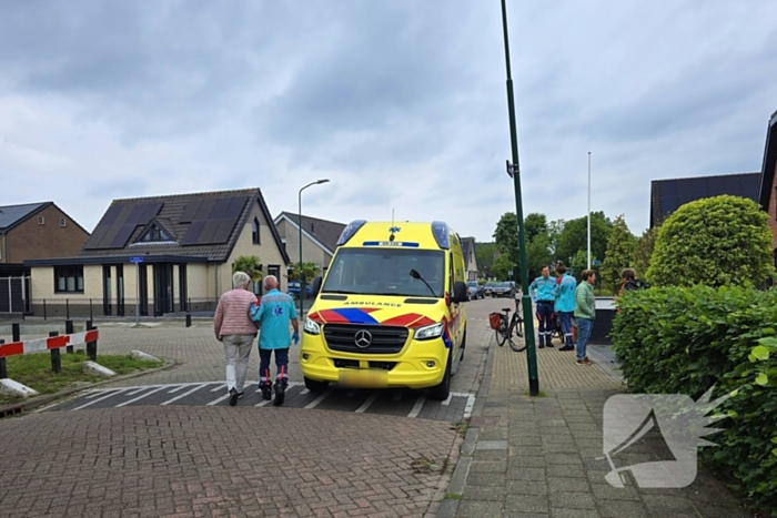 Vrouw raakt gewond na val van fiets