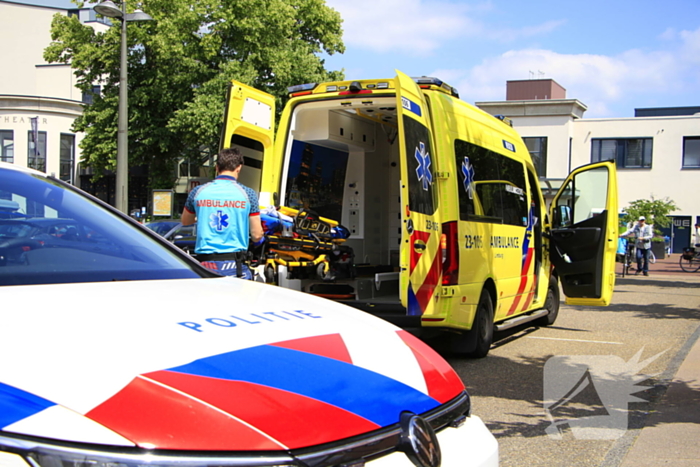 Bestuurder rijdt scootmobiel aan, merkt niks en rijdt door