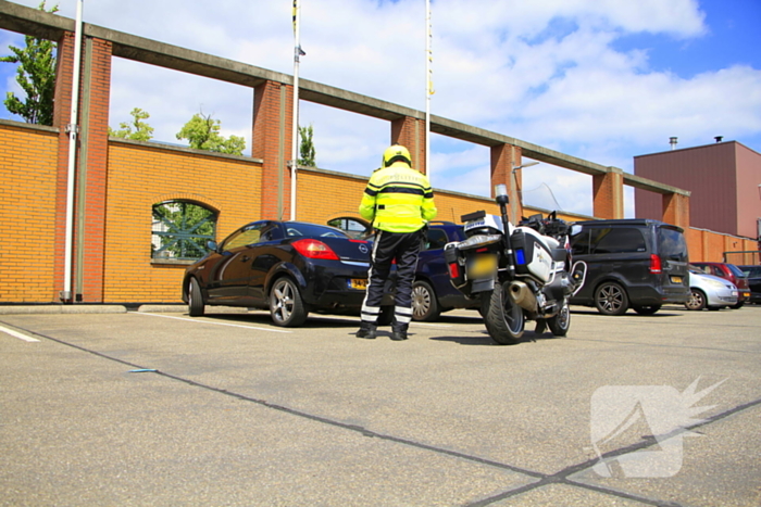 Bestuurder rijdt scootmobiel aan, merkt niks en rijdt door