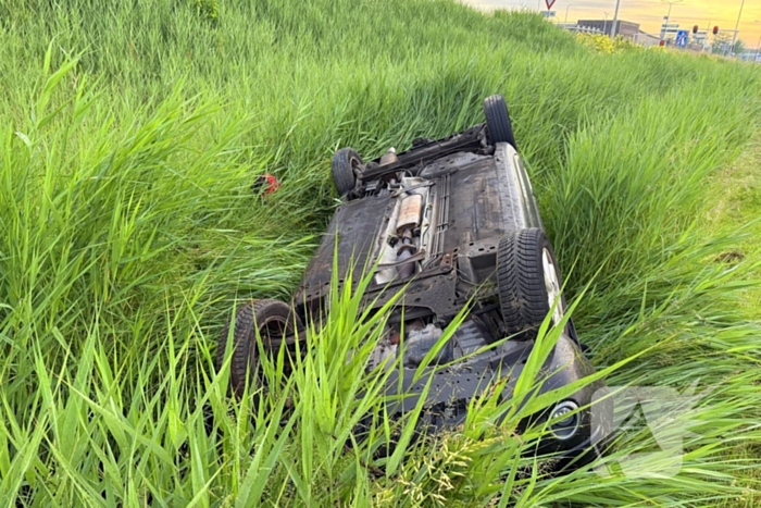 Dronken bestuurder eindigt in sloot na ongeval