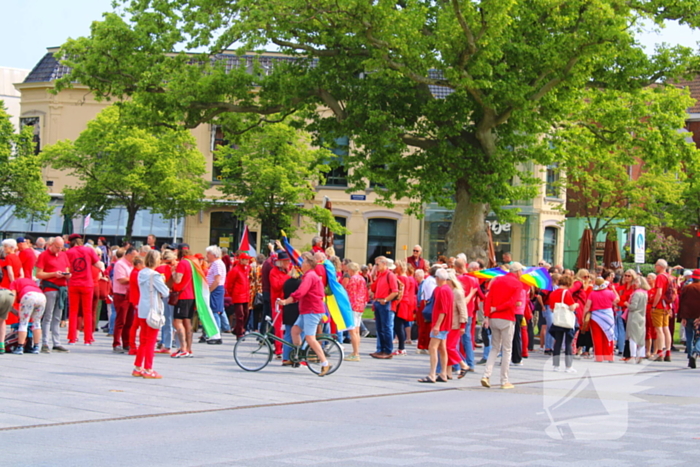 Veel deelnemers aan demonstratie en tegen demonstratie