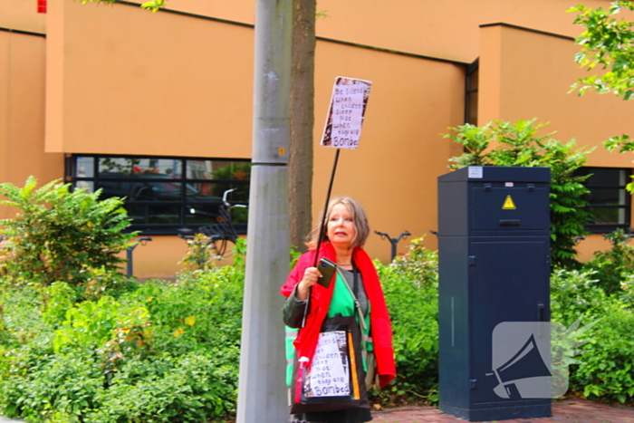 Veel deelnemers aan demonstratie en tegen demonstratie